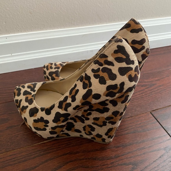 Cheetah print wedges - Picture 2 of 3